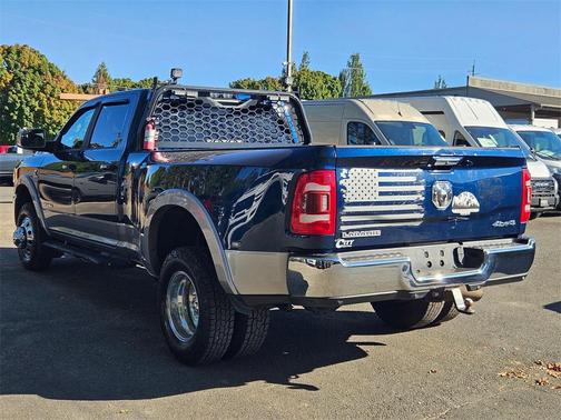 2019 RAM 3500 Laramie Crew Cab 4x4 8' Box