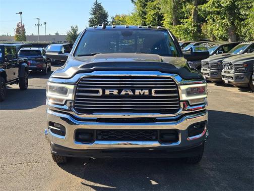 2019 RAM 3500 Laramie Crew Cab 4x4 8' Box