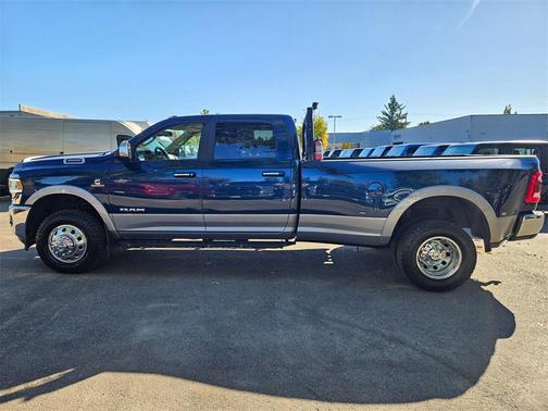 2019 RAM 3500 Laramie Crew Cab 4x4 8' Box