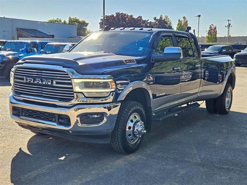 2019 RAM 3500 Laramie Crew Cab 4x4 8' Box