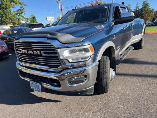 2019 RAM 3500 Laramie Crew Cab 4x4 8' Box