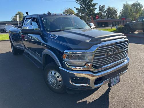 2019 RAM 3500 Laramie Crew Cab 4x4 8' Box