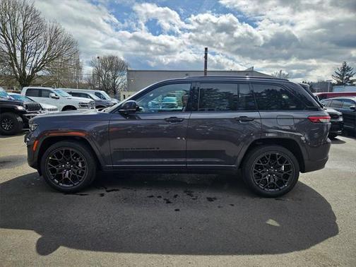 2025 Jeep Grand Cherokee Summit