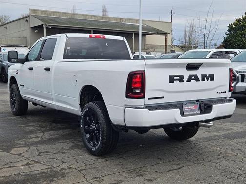 2026 RAM 3500 Big Horn Crew Cab 4x4 8' Box