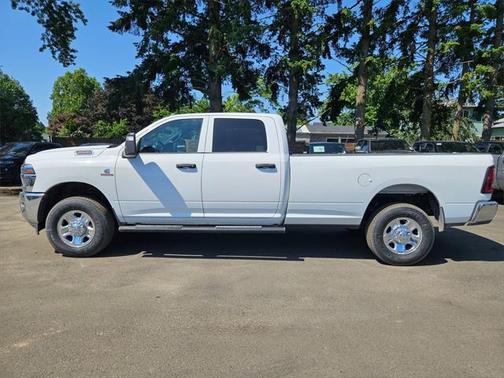 2025 RAM 3500 Tradesman Crew Cab 4x4 8' Box