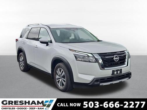 White Pearl 2025 Nissan Pathfinder SL 4WD