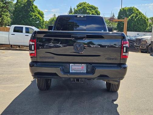 2024 RAM 3500 Laramie Crew Cab 4x4 8' Box