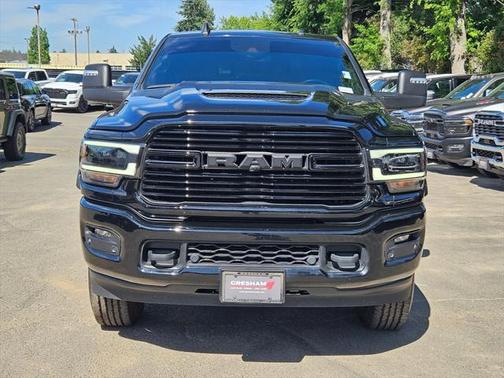 2024 RAM 3500 Laramie Crew Cab 4x4 8' Box