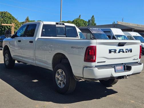 2025 RAM 2500 Big Horn Crew Cab 4x4 8' Box