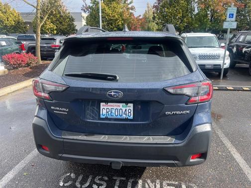 2025 Subaru Outback Base