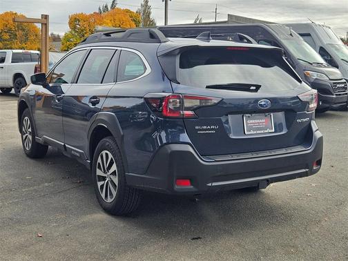 2025 Subaru Outback Base