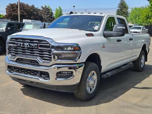 2025 RAM 2500 Tradesman Crew Cab 4x4 8' Box
