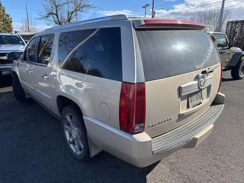 2007 Cadillac Escalade ESV Standard