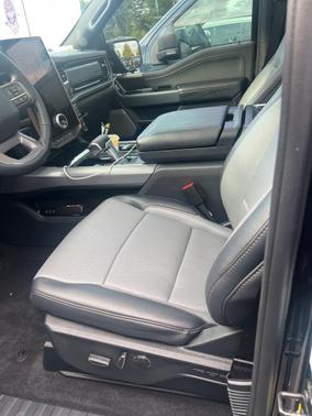 2024 Ford F-150 Lightning LARIAT