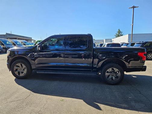 2024 Ford F-150 Lightning LARIAT