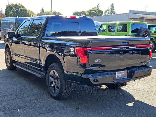 2024 Ford F-150 Lightning LARIAT