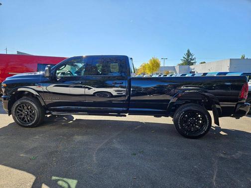 Diamond Black Crystal Pearlcoat 2026 RAM 2500 Longhorn