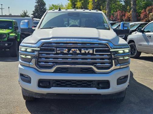 2025 RAM 3500 Limited Crew Cab 4x4 8' Box