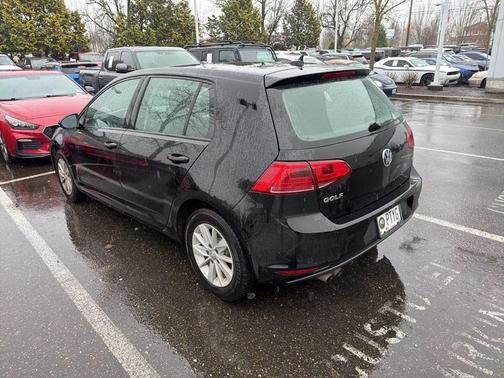 2017 Volkswagen Golf TSI S 4-Door
