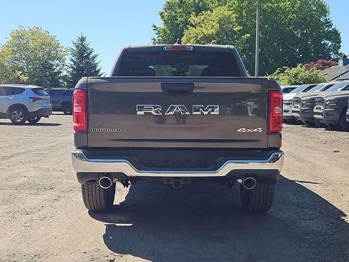Granite Crystal Metallic Clearcoat 2026 RAM 1500 Big Horn/Lone Star