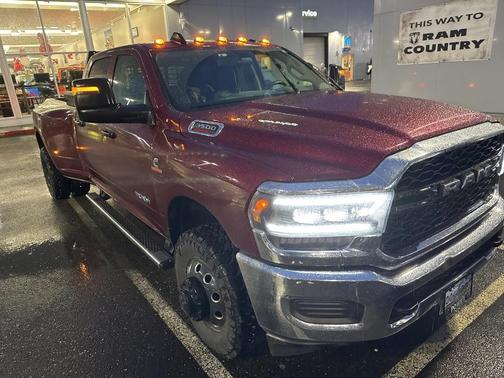 2019 RAM 3500 Tradesman Crew Cab 4x4 8' Box