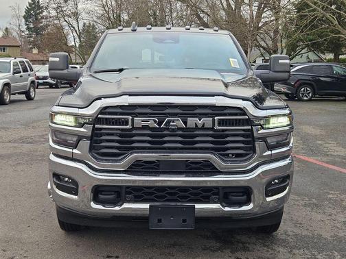 2026 RAM 3500 Tradesman Crew Cab 4x4 8' Box
