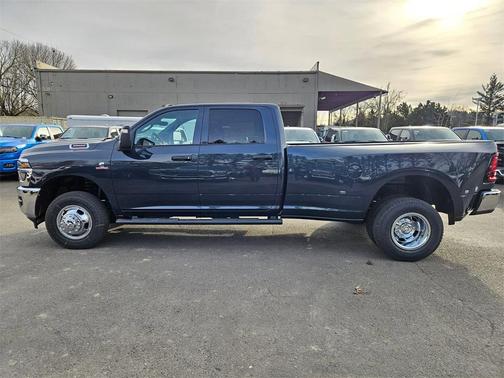 2026 RAM 3500 Tradesman Crew Cab 4x4 8' Box