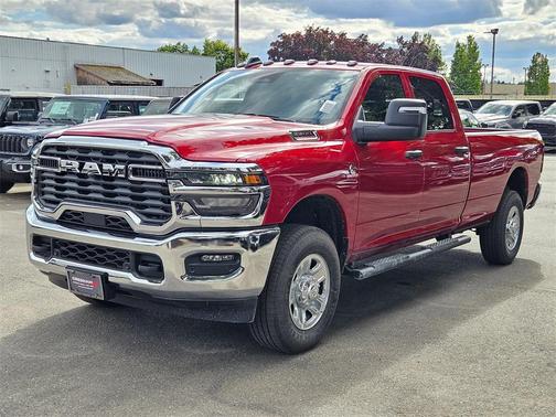 2025 RAM 2500 Tradesman Crew Cab 4x4 8' Box