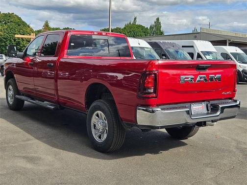 2025 RAM 2500 Tradesman Crew Cab 4x4 8' Box