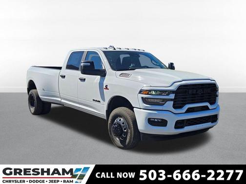Bright White Clearcoat 2026 RAM 3500 Big Horn Crew Cab 4x4 8' Box
