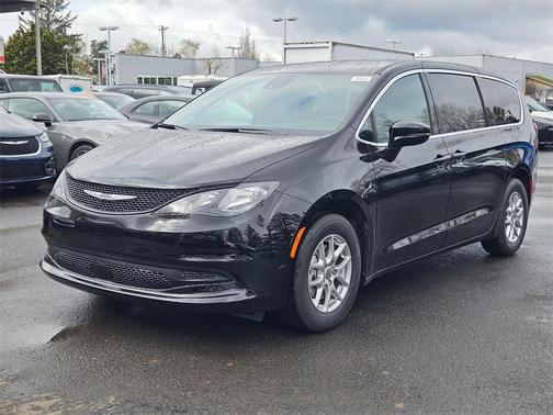 2025 Chrysler Voyager LX