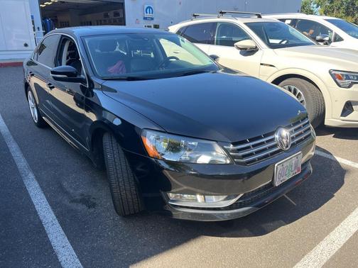 2015 Volkswagen Passat 1.8T Auto SEL Premium