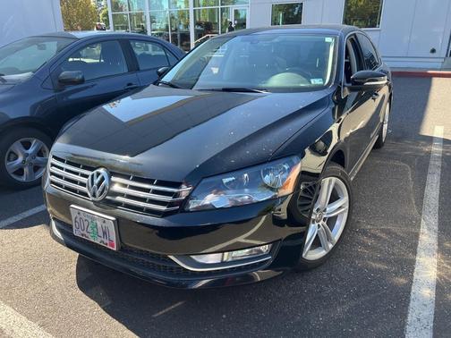2015 Volkswagen Passat 1.8T Auto SEL Premium