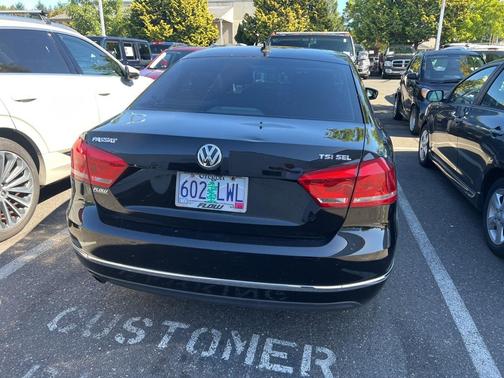 2015 Volkswagen Passat 1.8T Auto SEL Premium