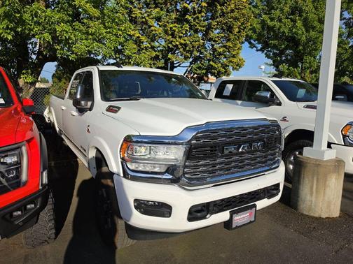 Bright White Clearcoat 2023 RAM 3500 Limited Crew Cab 4x4 8' Box
