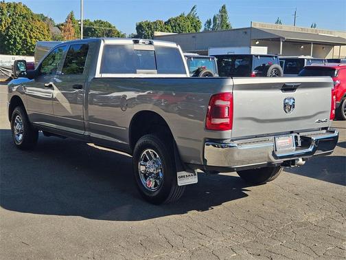 2023 RAM 2500 Tradesman Crew Cab 4x4 8' Box