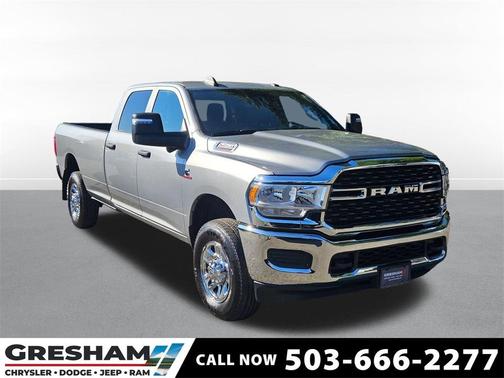 2023 RAM 2500 Tradesman Crew Cab 4x4 8' Box