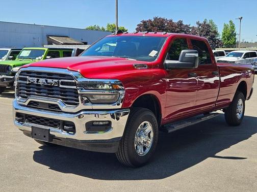 2025 RAM 2500 Tradesman Crew Cab 4x4 8' Box