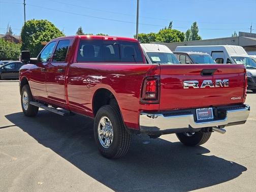 2025 RAM 2500 Tradesman Crew Cab 4x4 8' Box