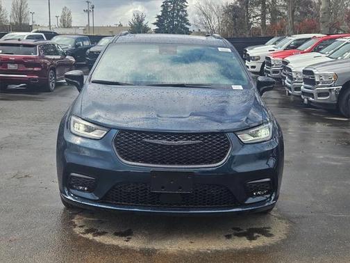 2025 Chrysler Pacifica Hybrid Premium S Appearance Pkg