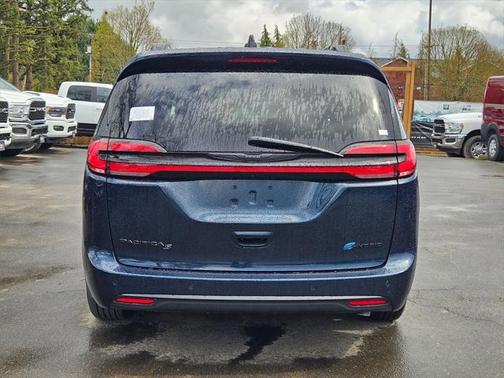 2025 Chrysler Pacifica Hybrid Premium S Appearance Pkg