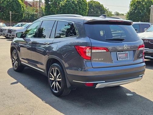 2022 Honda Pilot Touring 8-Passenger