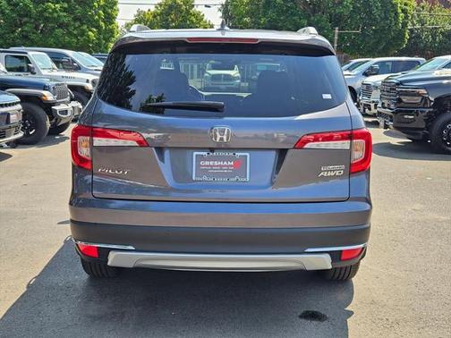 2022 Honda Pilot Touring 8-Passenger
