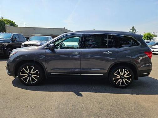 2022 Honda Pilot Touring 8-Passenger