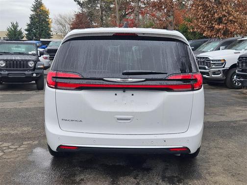2026 Chrysler Pacifica L