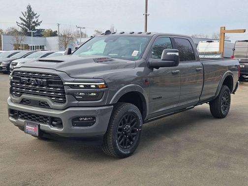 Ceramic Gray Clearcoat 2026 RAM 2500 Limited Crew Cab 4x4 8' Box