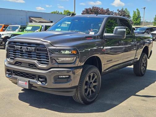 2025 RAM 3500 Big Horn Crew Cab 4x4 6'4' Box