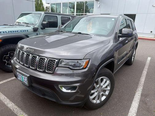 Granite Crystal Metallic Clearcoat 2021 Jeep Grand Cherokee Laredo