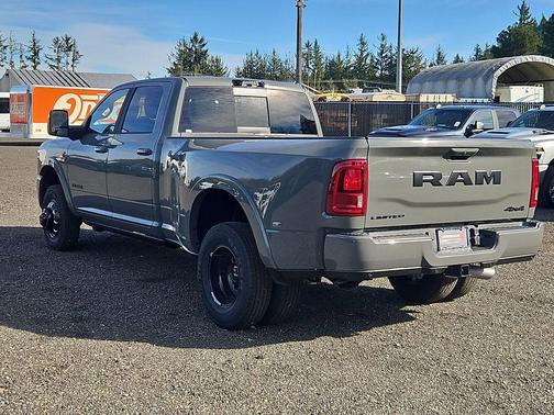 2026 RAM 3500 Limited Crew Cab 4x4 8' Box