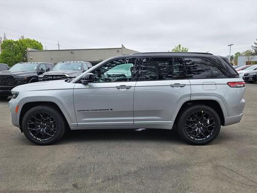 2025 Jeep Grand Cherokee Summit